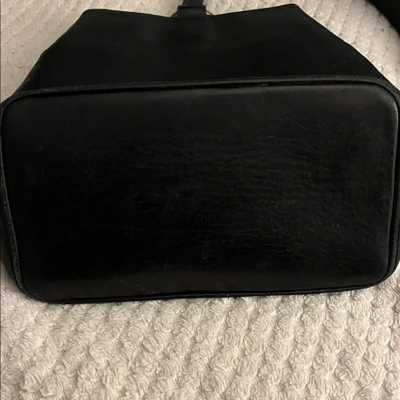 CHANEL Black bag with Gold Details - Picture 8 of 11